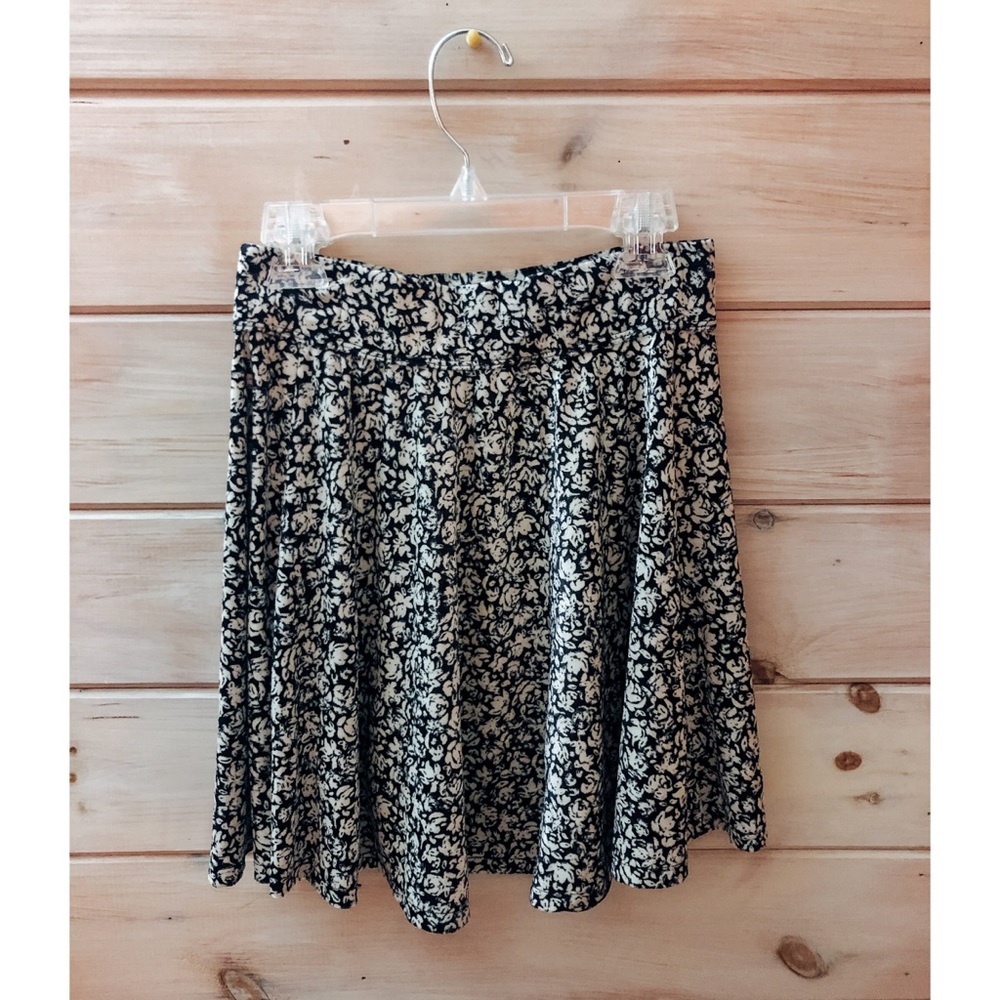 Hollister mini skirt